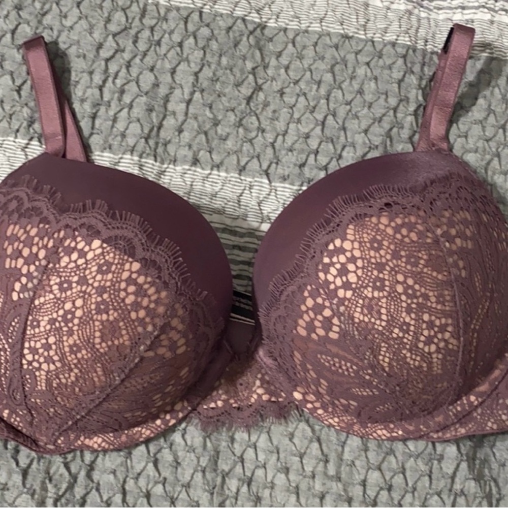 Victoria's Secret Very Sexy Mauve / Purple Lace Bra 32DD NWT